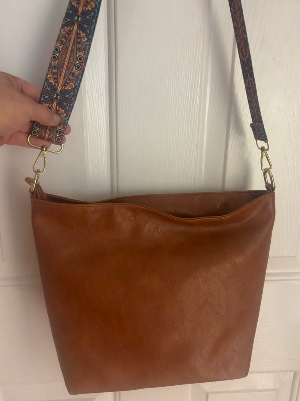 Tan Leather Crossbody/Shoulder Bag with Patterned Adjustable Strap